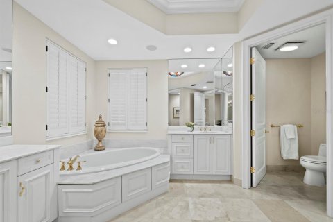 Condo in Longboat Key, Florida, 3 bedrooms  № 1574369 - photo 30
