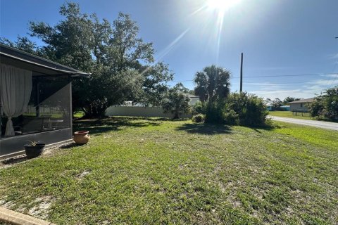 Villa ou maison à vendre à Port Charlotte, Floride: 2 chambres, 83.05 m2 № 2214393 - photo 11