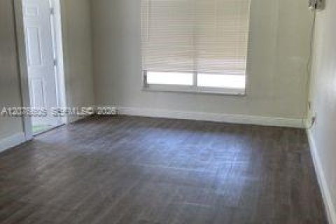 Villa ou maison à Hollywood, Floride 3 chambres, 69.68 m2 № 2319483