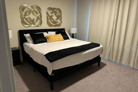 Condo in Four Corners, Florida, 3 bedrooms № 2125758 - photo 3