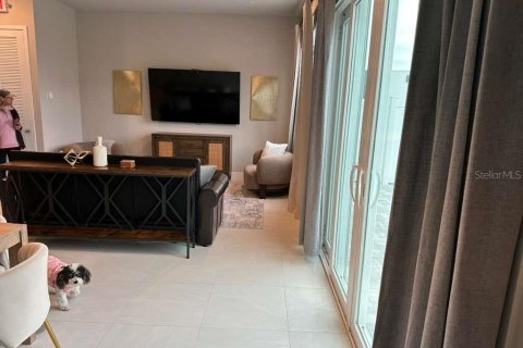 Condo in Four Corners, Florida, 3 bedrooms № 2125758 - photo 8