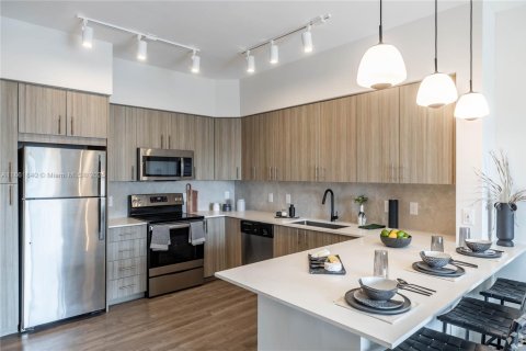 Снять в аренду квартиру в Майами-Гарденс, Флорида 2 спальни, 102.01м2, № 1892481 - фото 1