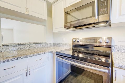 Townhouse in Winter Springs, Florida 2 bedrooms, 93.09 sq.m. № 2103574 - photo 9