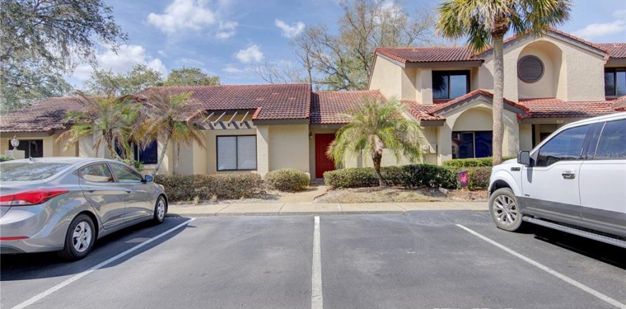 Townhouse in Winter Springs, Florida 2 bedrooms, 93.09 sq.m. № 2103574