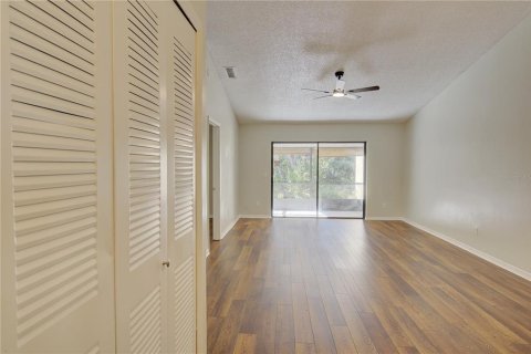 Townhouse in Winter Springs, Florida 2 bedrooms, 93.09 sq.m. № 2103574 - photo 5