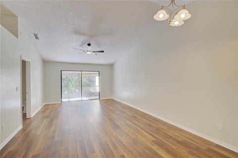 Townhouse in Winter Springs, Florida 2 bedrooms, 93.09 sq.m. № 2103574 - photo 14