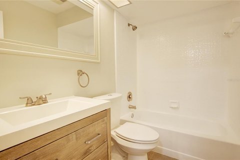Townhouse in Winter Springs, Florida 2 bedrooms, 93.09 sq.m. № 2103574 - photo 22