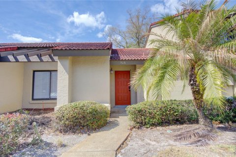 Townhouse in Winter Springs, Florida 2 bedrooms, 93.09 sq.m. № 2103574 - photo 2