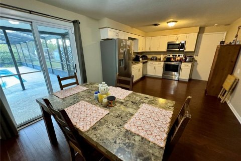 House in Zephyrhills, Florida 2 bedrooms, 96.25 sq.m. № 1553923 - photo 10