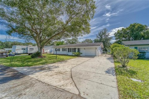 House in Zephyrhills, Florida 2 bedrooms, 96.25 sq.m. № 1553923 - photo 30