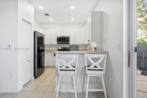 Touwnhouse à vendre à Miami, Floride: 3 chambres, 165.74 m2 № 1986349 - photo 20