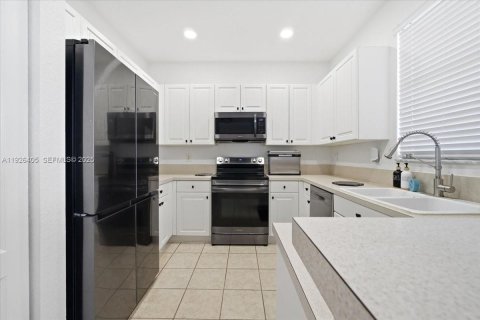 Touwnhouse à vendre à Miami, Floride: 3 chambres, 165.74 m2 № 1986349 - photo 22