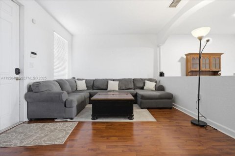 Touwnhouse à vendre à Miami, Floride: 3 chambres, 165.74 m2 № 1986349 - photo 25