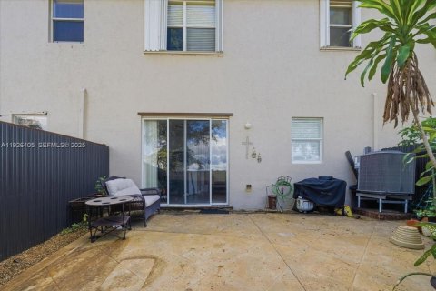 Touwnhouse à vendre à Miami, Floride: 3 chambres, 165.74 m2 № 1986349 - photo 19