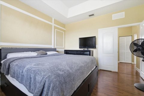 Touwnhouse à vendre à Miami, Floride: 3 chambres, 165.74 m2 № 1986349 - photo 8