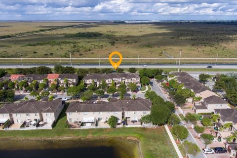 Touwnhouse à vendre à Miami, Floride: 3 chambres, 165.74 m2 № 1986349 - photo 29