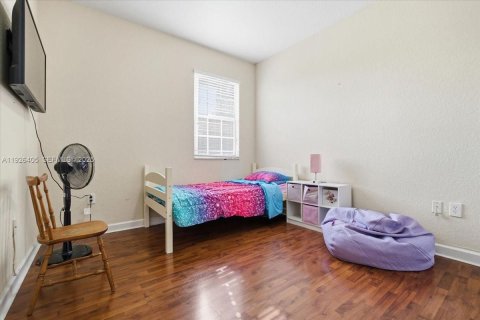 Touwnhouse à vendre à Miami, Floride: 3 chambres, 165.74 m2 № 1986349 - photo 11