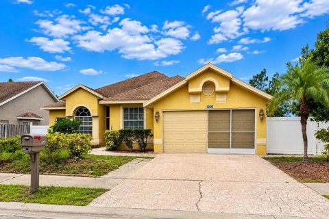 House in Tarpon Springs, Florida 4 bedrooms, 179.49 sq.m. № 2227854