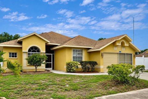 Villa ou maison à vendre à Tarpon Springs, Floride: 4 chambres, 179.49 m2 № 2227854 - photo 2