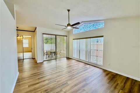 Villa ou maison à vendre à Tarpon Springs, Floride: 4 chambres, 179.49 m2 № 2227854 - photo 11