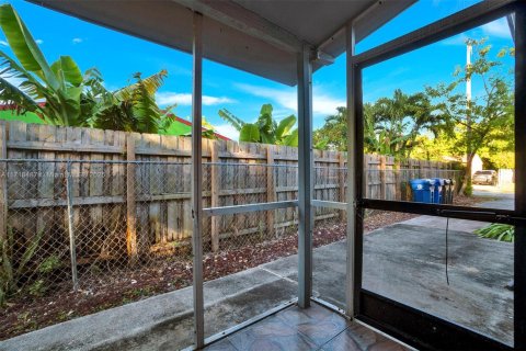 Immobilier commercial à vendre à Fort Lauderdale, Floride: 141.49 m2 № 1472311 - photo 23