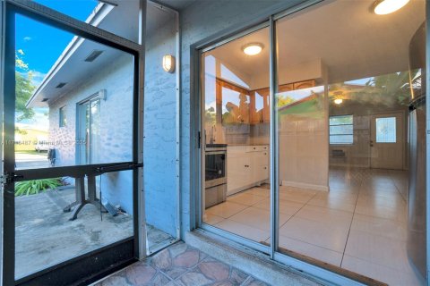 Immobilier commercial à vendre à Fort Lauderdale, Floride: 141.49 m2 № 1472311 - photo 24