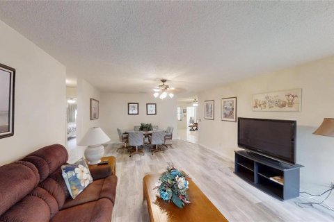 Villa ou maison à louer à Ocala, Floride: 2 chambres, 142.14 m2 № 2407097 - photo 2