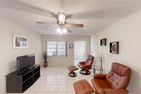 Villa ou maison à louer à Ocala, Floride: 2 chambres, 142.14 m2 № 2407097 - photo 11