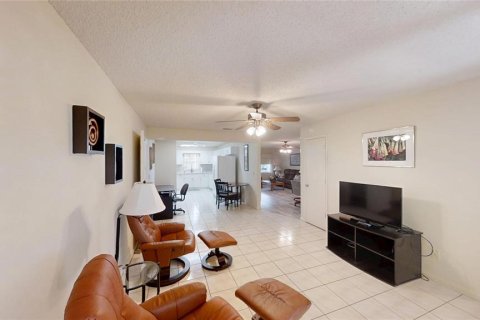 Villa ou maison à louer à Ocala, Floride: 2 chambres, 142.14 m2 № 2407097 - photo 10