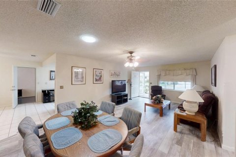 Villa ou maison à louer à Ocala, Floride: 2 chambres, 142.14 m2 № 2407097 - photo 5