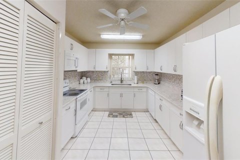Villa ou maison à louer à Ocala, Floride: 2 chambres, 142.14 m2 № 2407097 - photo 6