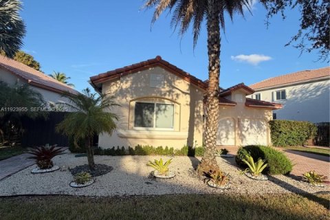 Casa en venta en Doral, Florida, 3 dormitorios, 182.83 m2 № 1982203 - foto 3