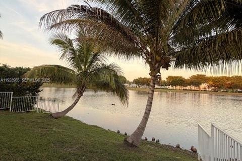 Casa en venta en Doral, Florida, 3 dormitorios, 182.83 m2 № 1982203 - foto 29