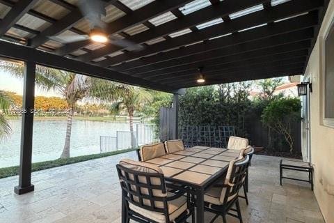 Casa en venta en Doral, Florida, 3 dormitorios, 182.83 m2 № 1982203 - foto 24