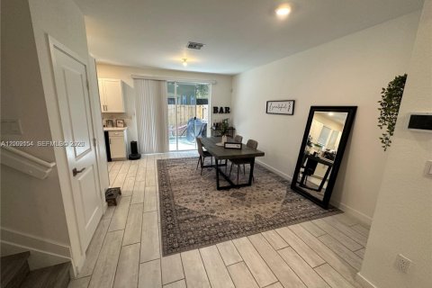 Townhouse in Homestead, Florida 3 bedrooms, 120.96 sq.m. № 2067691 - photo 5