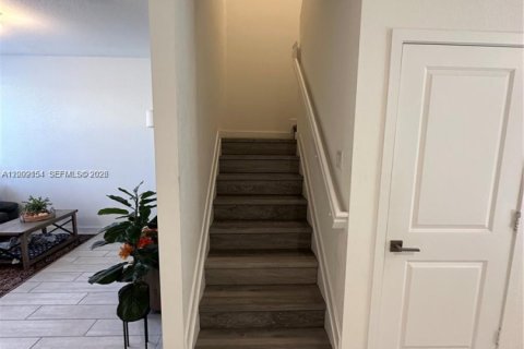 Townhouse in Homestead, Florida 3 bedrooms, 120.96 sq.m. № 2067691 - photo 8