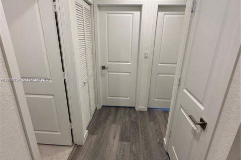 Townhouse in Homestead, Florida 3 bedrooms, 120.96 sq.m. № 2067691 - photo 15