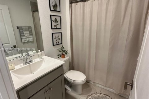 Townhouse in Homestead, Florida 3 bedrooms, 120.96 sq.m. № 2067691 - photo 17