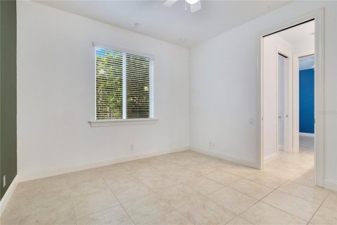 House in Lakeland, Florida 5 bedrooms, 407.75 sq.m. № 1919231 - photo 24