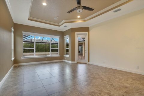 House in Lakeland, Florida 5 bedrooms, 407.75 sq.m. № 1919231 - photo 15