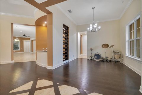 House in Lakeland, Florida 5 bedrooms, 407.75 sq.m. № 1919231 - photo 13