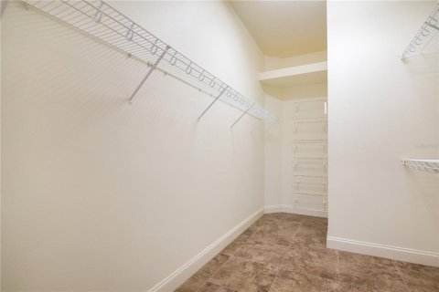 House in Lakeland, Florida 5 bedrooms, 407.75 sq.m. № 1919231 - photo 19