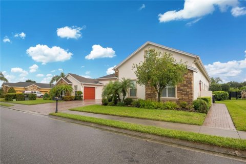 House in Lakeland, Florida 5 bedrooms, 407.75 sq.m. № 1919231 - photo 4