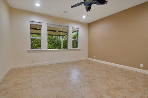 House in Lakeland, Florida 5 bedrooms, 407.75 sq.m. № 1919231 - photo 25