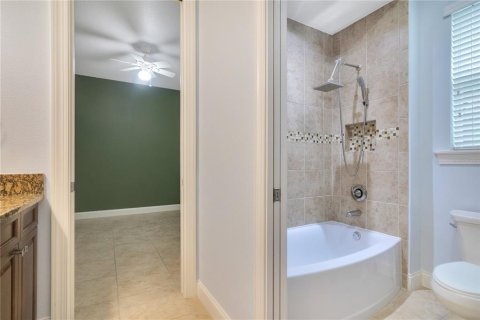 House in Lakeland, Florida 5 bedrooms, 407.75 sq.m. № 1919231 - photo 22