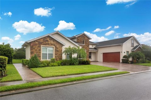 House in Lakeland, Florida 5 bedrooms, 407.75 sq.m. № 1919231 - photo 3