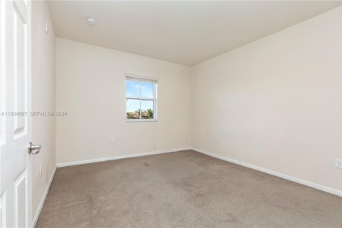 Condo in Doral, Florida, 2 bedrooms  № 1996071 - photo 27