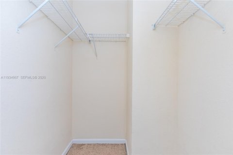 Condo in Doral, Florida, 2 bedrooms  № 1996071 - photo 29