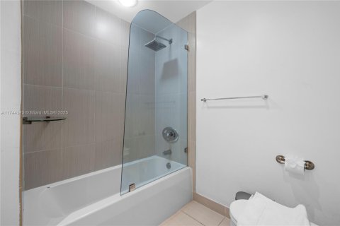 Copropriété à vendre à Miami, Floride: 2 chambres, 142.6 m2 № 1960494 - photo 12