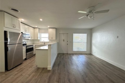 Apartment in Hollywood, Florida 1 bedroom № 1975079 - photo 3